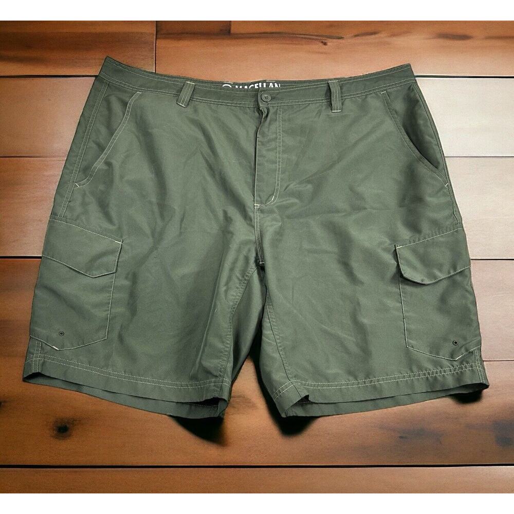 Men's Magellan Outdoors Cargo Shorts Sz 44 Dark Green Performance Hiking